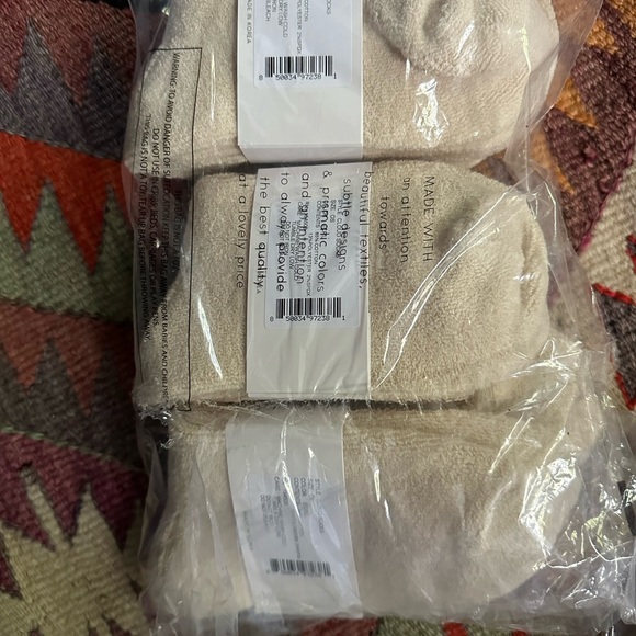 Le Bon Shoppe Cloud socks - 24 pairs (unopened, brand new) - Picture 3 of 4